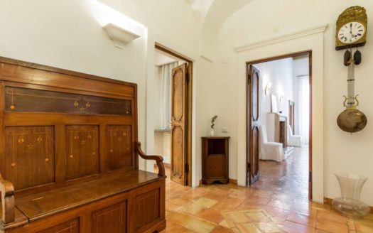 Quadrilocale via di Monserrato, Via Giulia, Roma