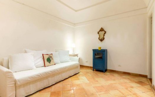 Quadrilocale via di Monserrato, Via Giulia, Roma