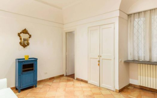 Quadrilocale via di Monserrato, Via Giulia, Roma